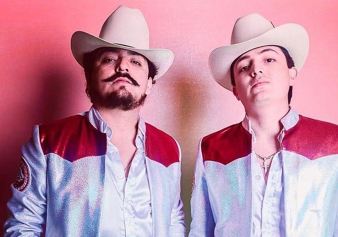 Los dos carnales died in car crash while on tour