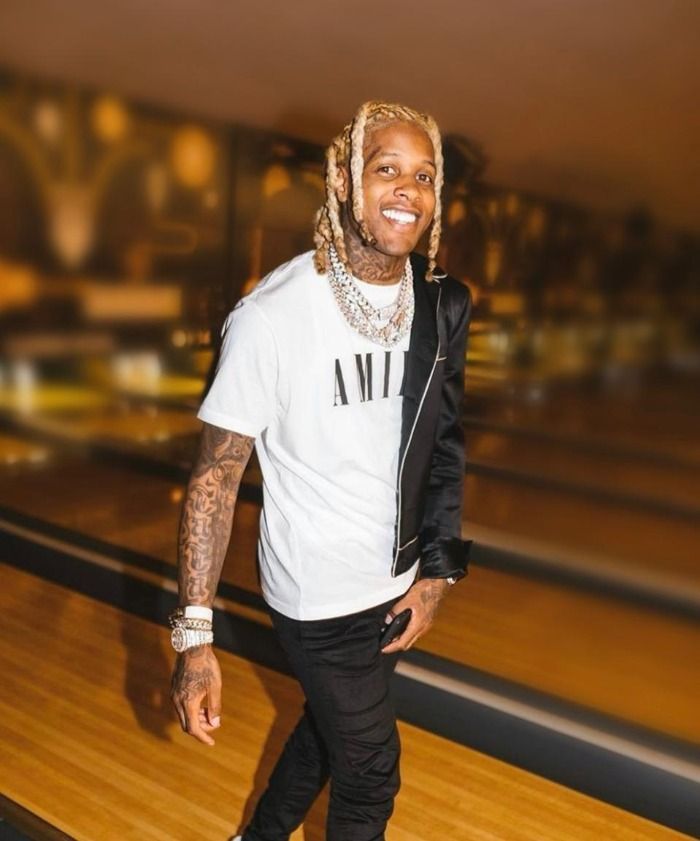 Lil durk found shot and killed last night at a club investigators say he got in an argument with member these niggers are dropping like rain