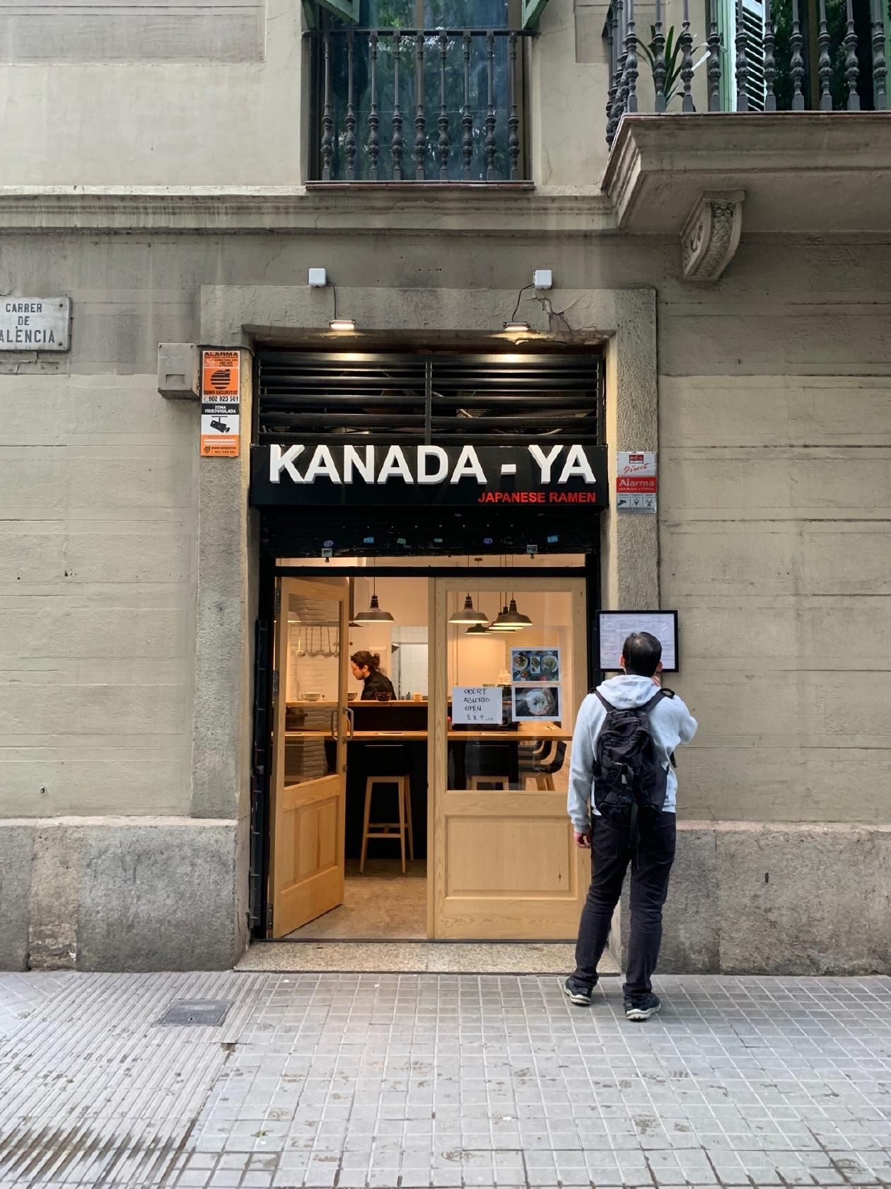Sanidad cierra un restaurante japonés en Barcelona por marisco podrido