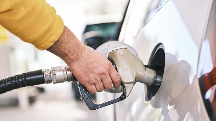 El Govern Central confirma una baixada del preu de la benzina